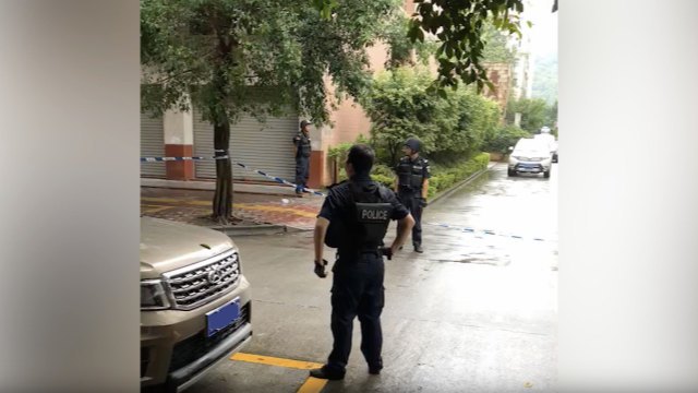 Oficiales de policía en el exterior de la Iglesia Casa del Pastor