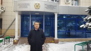 Activista kazajo forzado a confesar falsamente