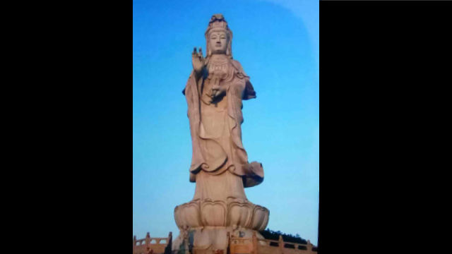 Apariencia original de la estatua de Kwan Yin situada en el Templo de Mingshan.