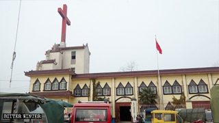 Numerosas iglesias emplazadas en la provincia de Shandong fueron despojadas de sus cruces (Video)