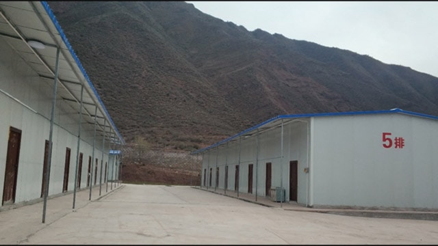 Un centro de entrenamiento de estilo militar para trabajadores tibetanos