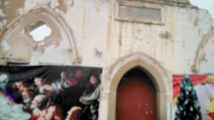 Esta iglesia católica se ha deteriorado y su uso es peligroso