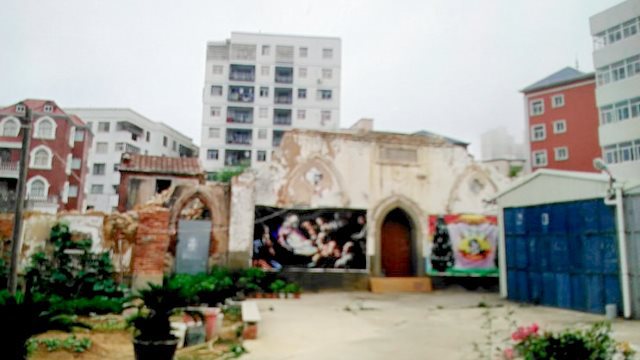 Esta iglesia católica se ha deteriorado y su uso es peligroso