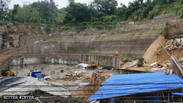 Los trabajos se detuvieron después de que el Gobierno obstruyó la construcción de los cimientos de la nueva iglesia.